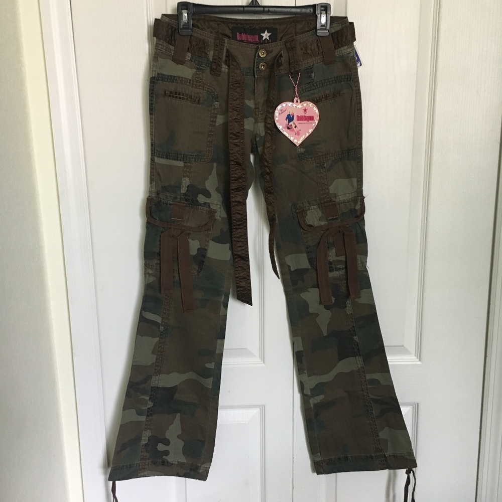 Bubblegum Camo pants with pockets